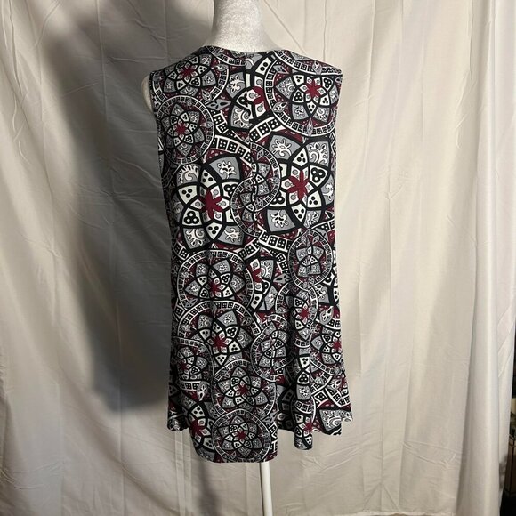 Flirty Pink Size 1X Purple/Black/Gray color, Sleeveless V-neck Top - Picture 2 of 5